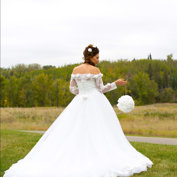 WEDDING DRESS 👗 - Picture 6 of 10